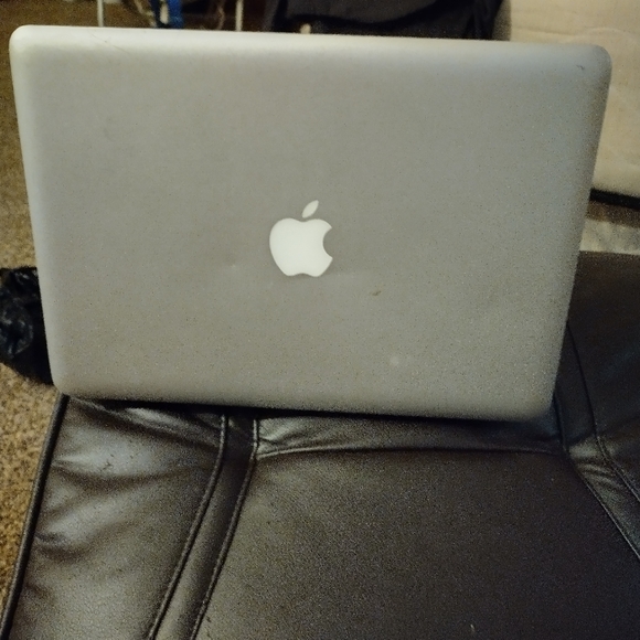 Mac Book Pro laptop